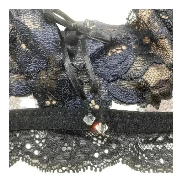 Victoria’s Secret  new with tags bralette sexy black lace intimates size medium - Picture 2 of 6